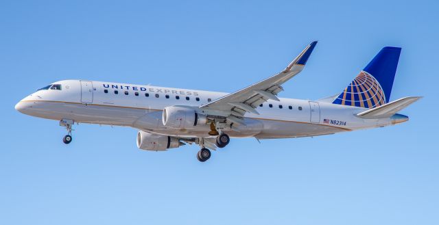 Embraer 170/175 (N82314)