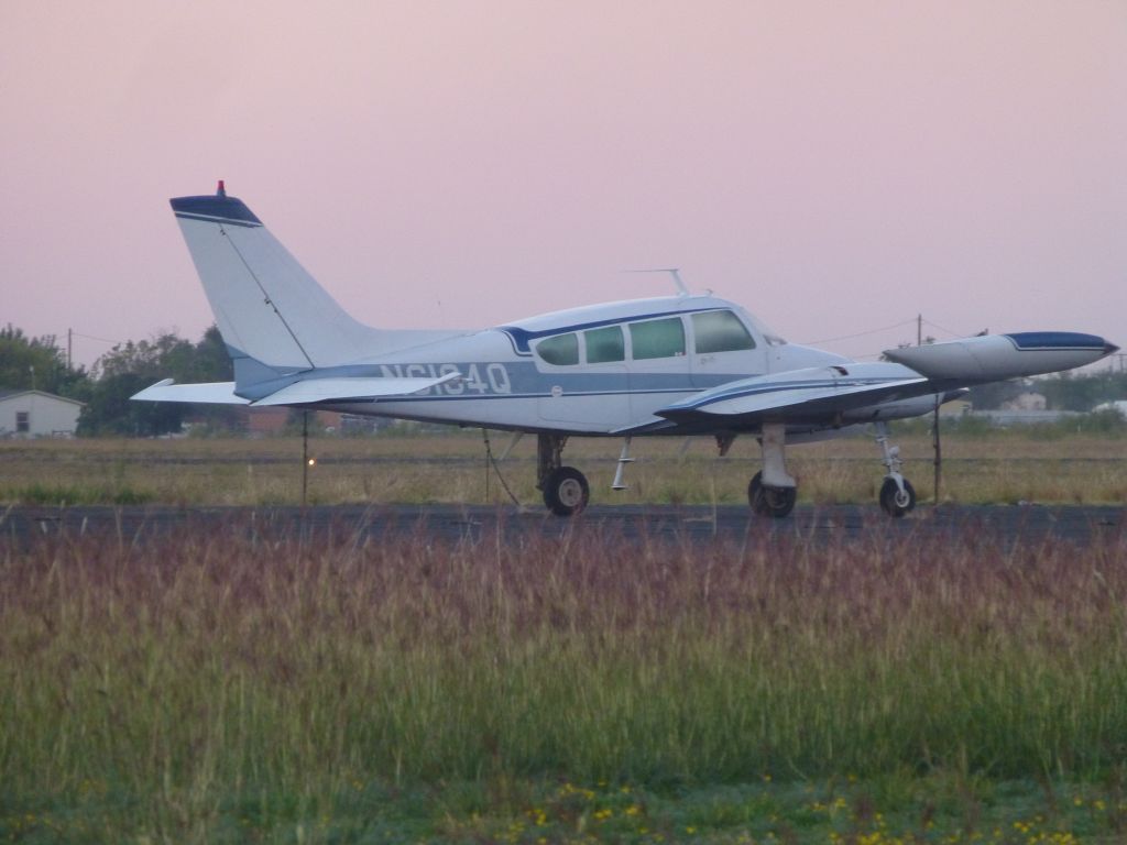 Cessna 310 (N6184Q)