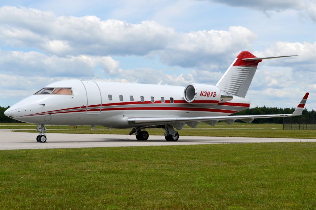 Canadair Challenger (N38VS)