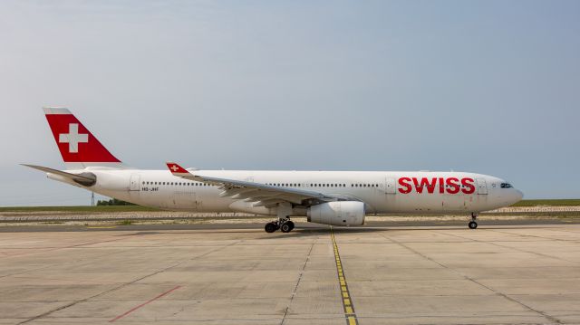 Airbus A330-300 (HB-JHF)