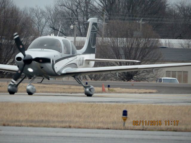 Cirrus SR-22 (N113JV)