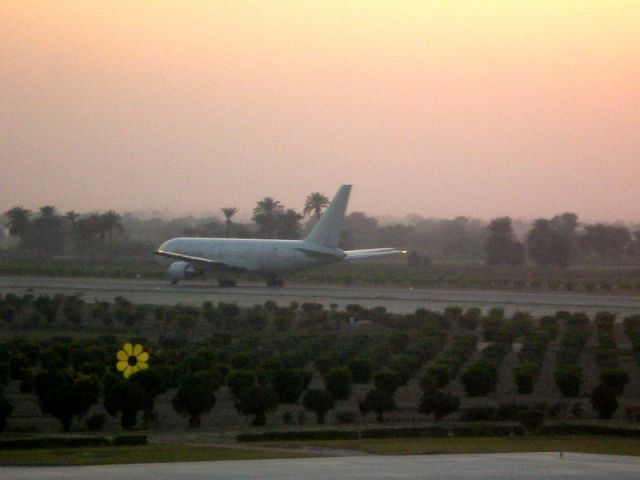 BOEING 767-200 (JY-JAG)