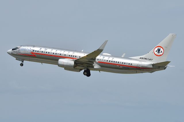 Boeing 737-800 (N905NN)
