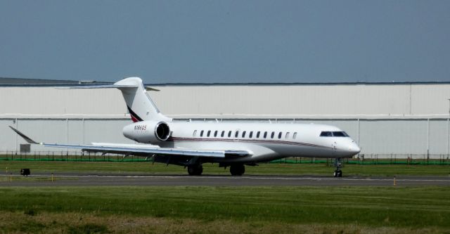 BOMBARDIER BD-700 Global 7500 (N186QS) - Shortly after touching down is this 2024 Bombardier Global 7500 in the Spring of 2025.