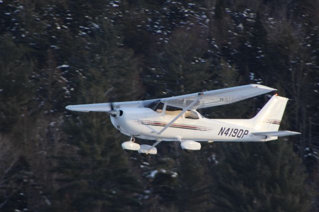 Cessna Skyhawk (N4190P)