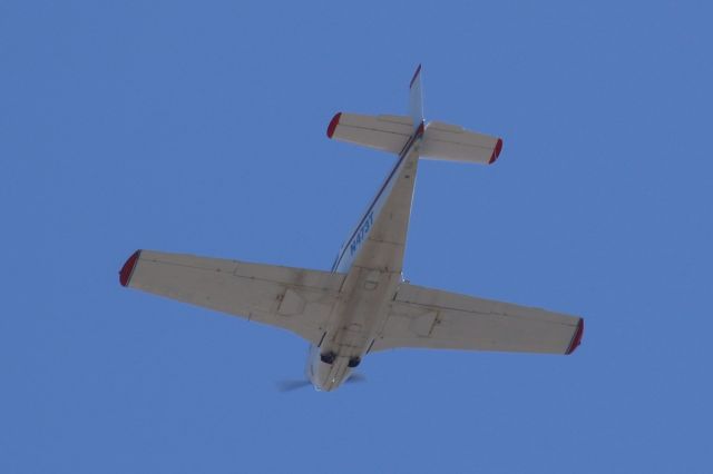 Beechcraft Bonanza (33) (N473T)