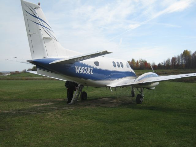 Beechcraft King Air 90 (N9838Z)