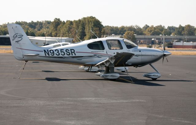 Cirrus SR-22 (N935SR)