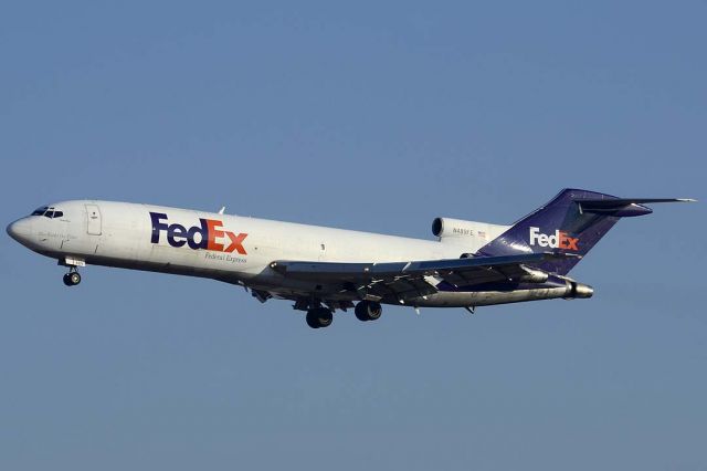 BOEING 727-200 (N489FE) - 727-227 N489FE arriving from San Antonio International. It was delivered to Braniff Airways as N465BN on February 7, 1979.