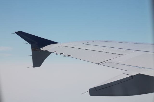 Airbus A320 (N424UA) - Taken inflight flying from LGA to ORD!