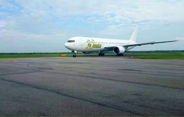 BOEING 767-300 (N767WA)