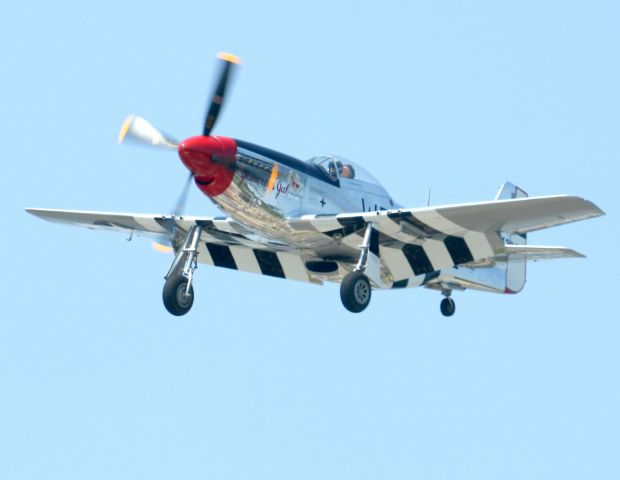 — — - P51 Mustang Glamorous Gal coming in to Republic Airport 2007