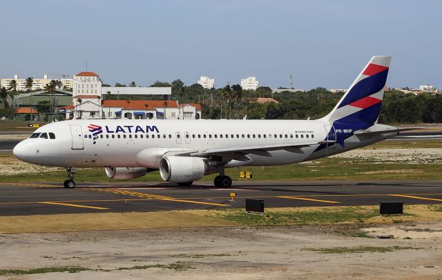 Airbus A320 (PR-MHP)