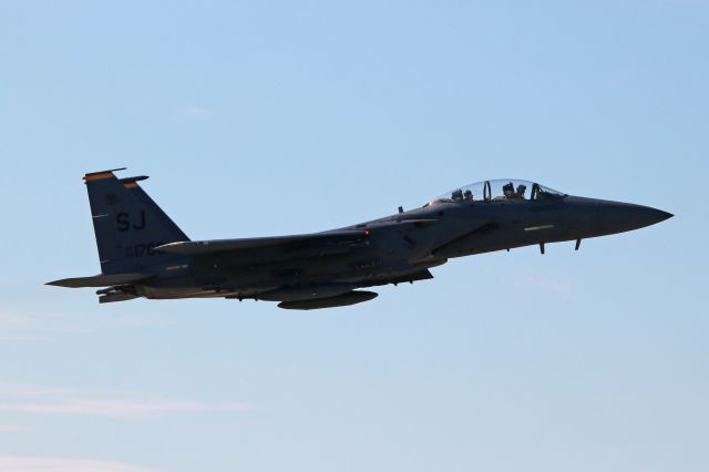 McDonnell Douglas F-15 Eagle (88-1700) - A USAF F-15E (88-1700, c/n 1109/E084) from the 4th Fighter Wing, 336th Fighter Squadron, Seymour Johnson AFB, NC, arriving at TOL for the 2016 Toledo Air Show on 15 Jul 2016.