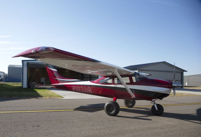 Cessna Skylane (N182AQ)