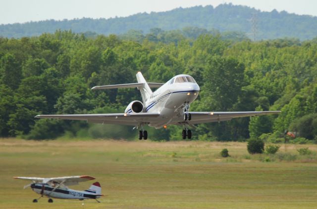 Hawker 800 (N919RT)