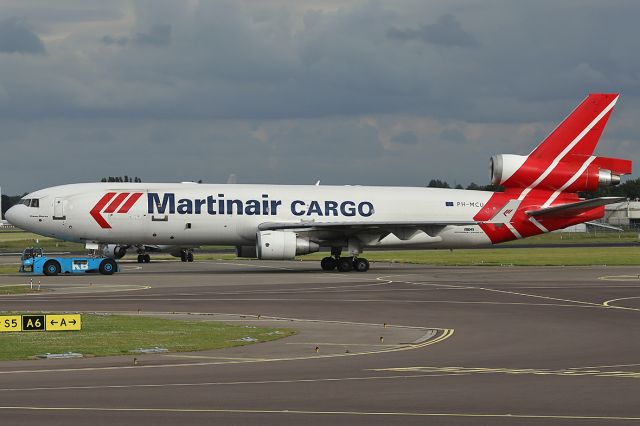 Boeing MD-11 (PH-MCU) - Taxiing prior to takeoff.