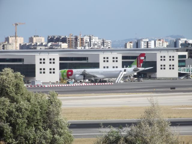 Airbus A330-300 (CS-TOO)