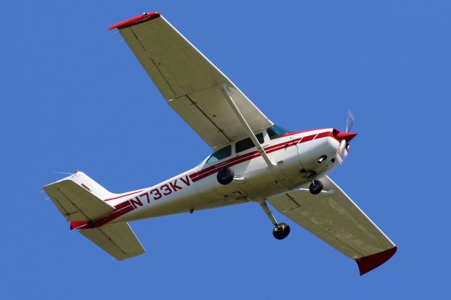 Cessna Skyhawk (N733KV)