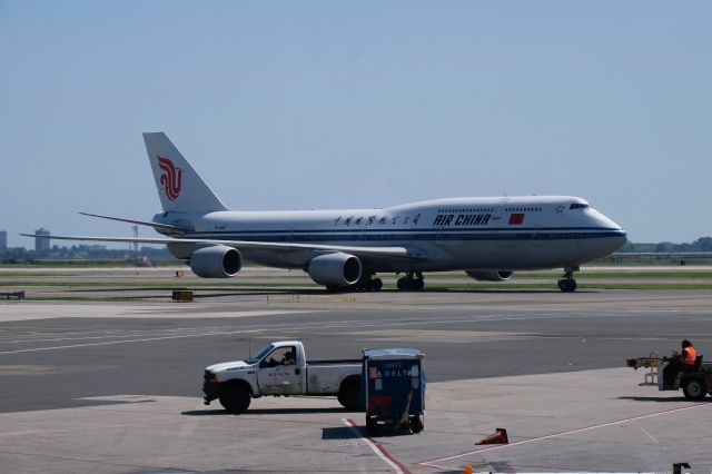 BOEING 747-8 (B-2487)