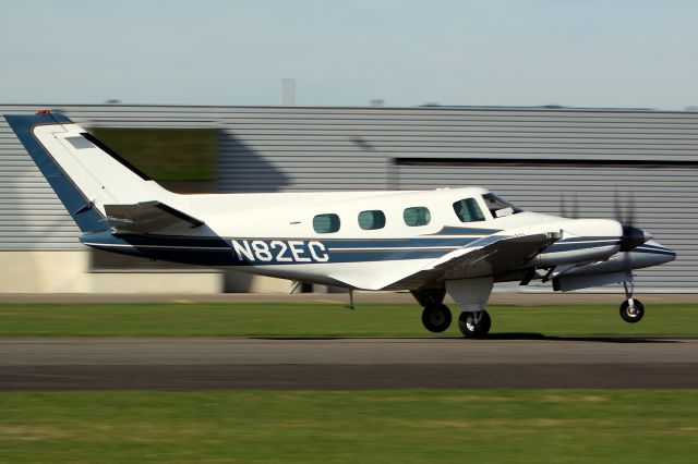 Beechcraft Duke (N82EC)