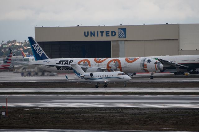 Canadair Challenger (N226SJ)