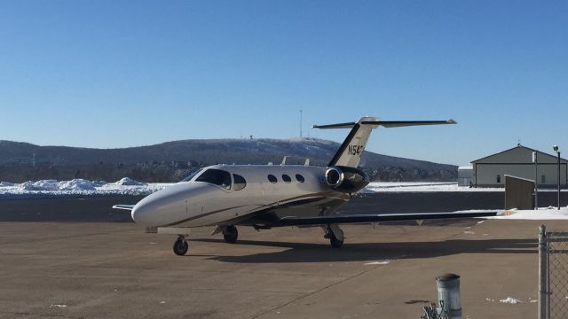 Cessna Citation Mustang (N542RK) - Robert Fenske taxiing in from runway 31 at KAUW in the Cessna Citation Mustang. 