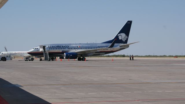 Boeing 737-700 (XA-CAM) - AEROMEXICO