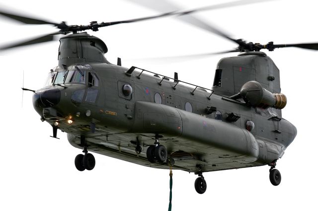 CSZ899 — - RAF Boeing Chinook HC3 [352] ZH899 [cn.M-4478]. At work.