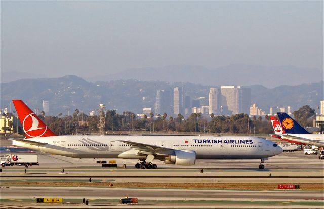 BOEING 777-300 (TC-JJF) - 10/21/14