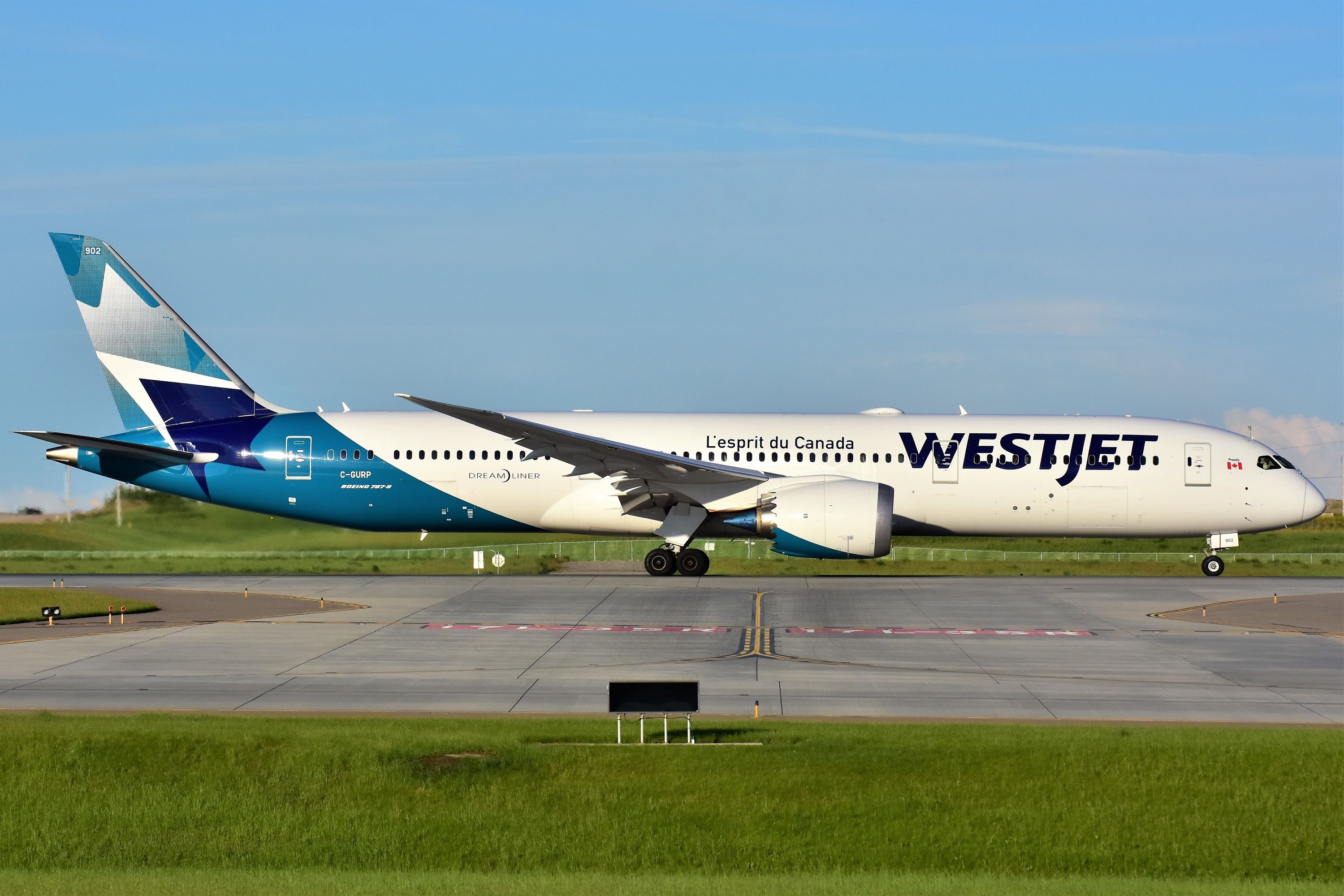 Boeing 787-9 Dreamliner (C-GURP) - WestJet Boeing 787-9 Dreamliner arriving at YYC on June 28.