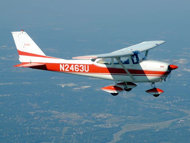 Cessna Skyhawk (N2463U) - Taken just northeast of Nashville, TN en route to deliver this aircraft to its new owner.