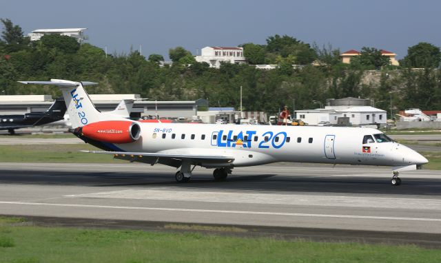 Embraer ERJ-145 (5N-BVD)
