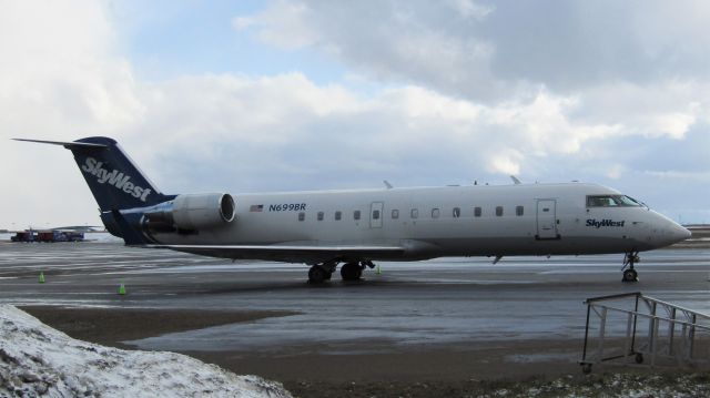 Canadair Regional Jet CRJ-200 (N699BR) - Cool UP CLOSE view of a SkyWest livery CRJ200!!!!! (FBO ramp at BUF)