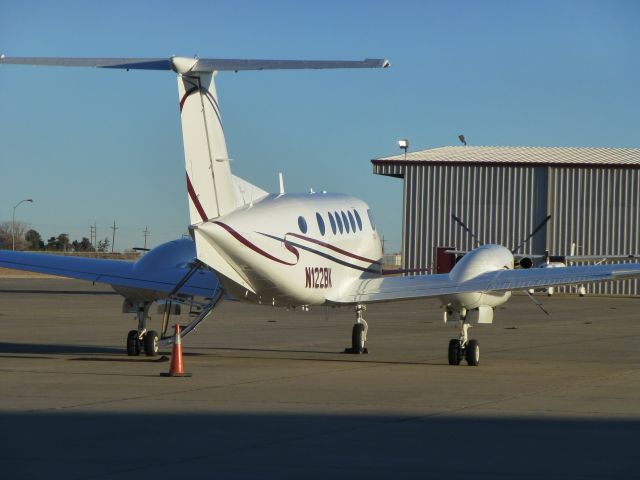 Beechcraft Super King Air 200 (N122BK)
