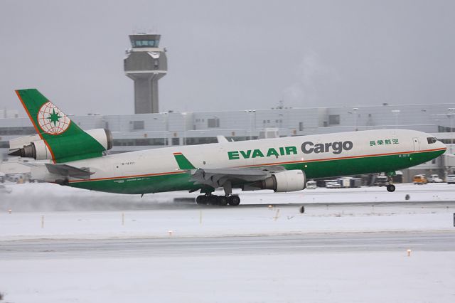 Boeing MD-11 (B-16111) - taking off from 07L