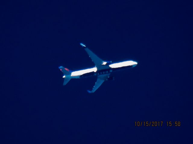 BOEING 767-300 (N1610D)
