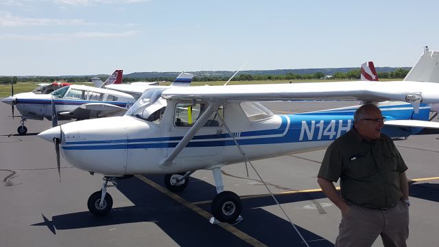 Cessna Commuter (N1234) - Three (3) Airplanes at the Diner with uAvionix skyBeacons ADS-B wingtip devices.