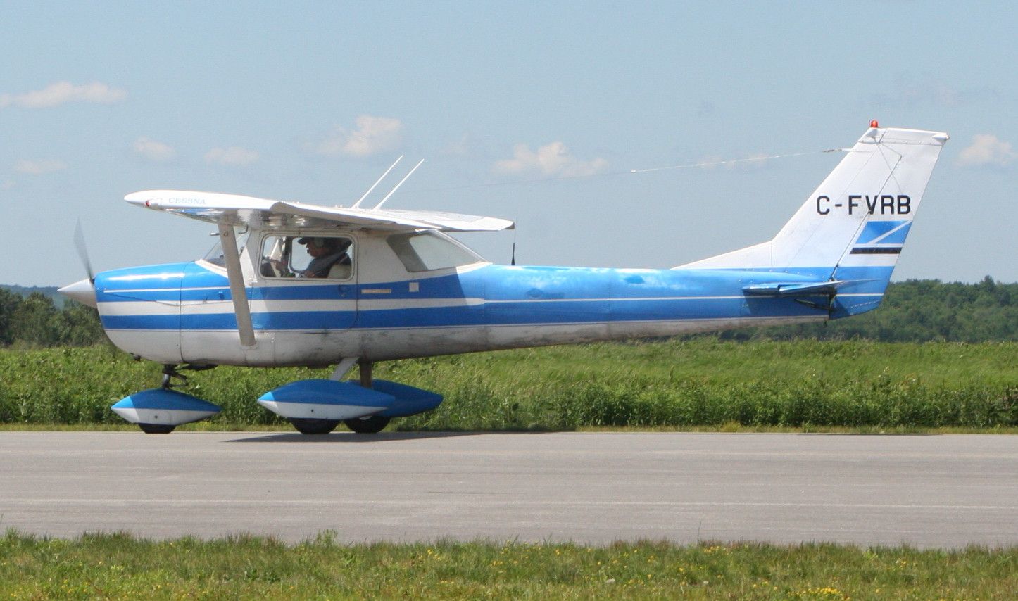 Cessna Commuter (C-FVRB)