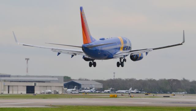 Boeing 737-700 (N727SW)