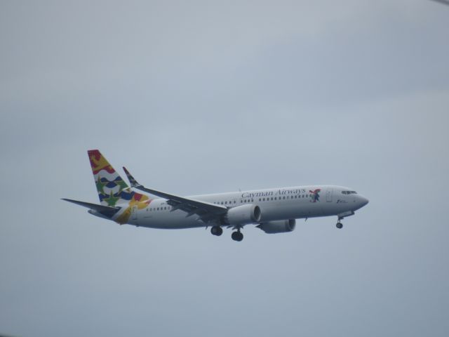 Boeing 737 MAX 8 (VP-CIZ) - Cayman Airways’s forth max 8 aircraft approaching runway 08 at MWCR!