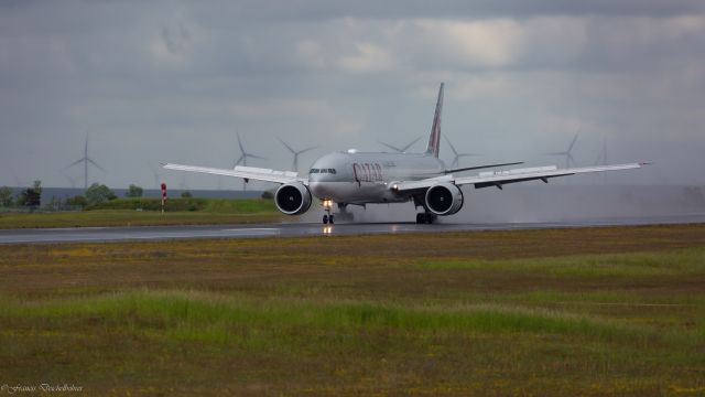 Boeing 777-200 (A7-BAS)