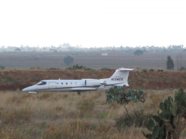 Learjet 31 (N134CG) - Taking Off Runway 20