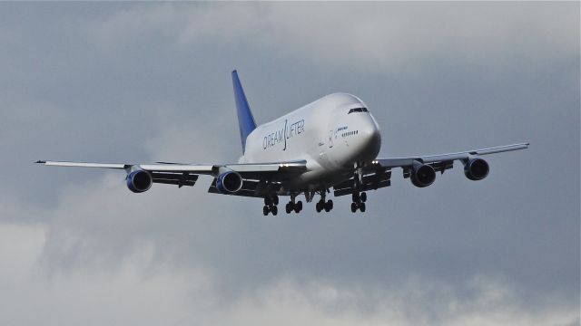 Boeing 747-400 (N747BC) - GTI4231 from LIBG / TAR on final to runway 16R on 3/7/13. (LN:904 cn 25879).