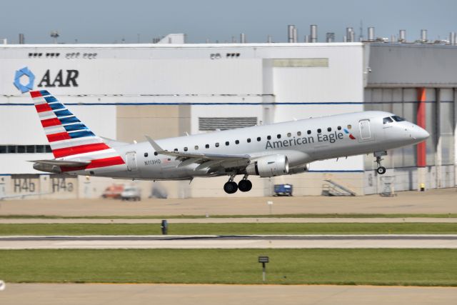 Embraer 175 (N113HQ) - 5-L 05-26-23