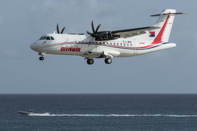 Aerospatiale ATR-42-300 (PJ-WIV)
