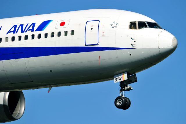 BOEING 767-300 (JA8578)