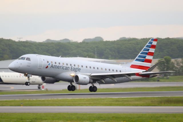 Embraer 175 (N224NN)