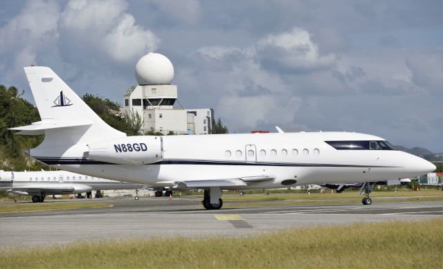 Dassault Falcon 2000 (N88GD) - Some how you look like a bandit.