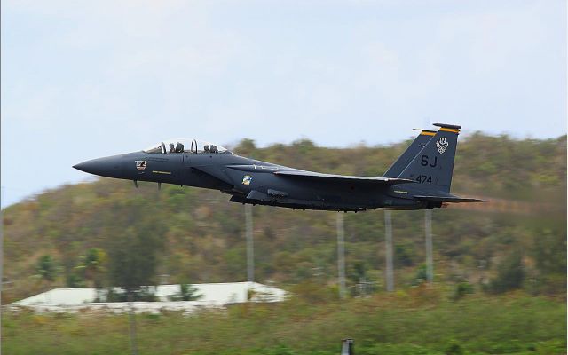 — — - F-15E taking off Rwy 07